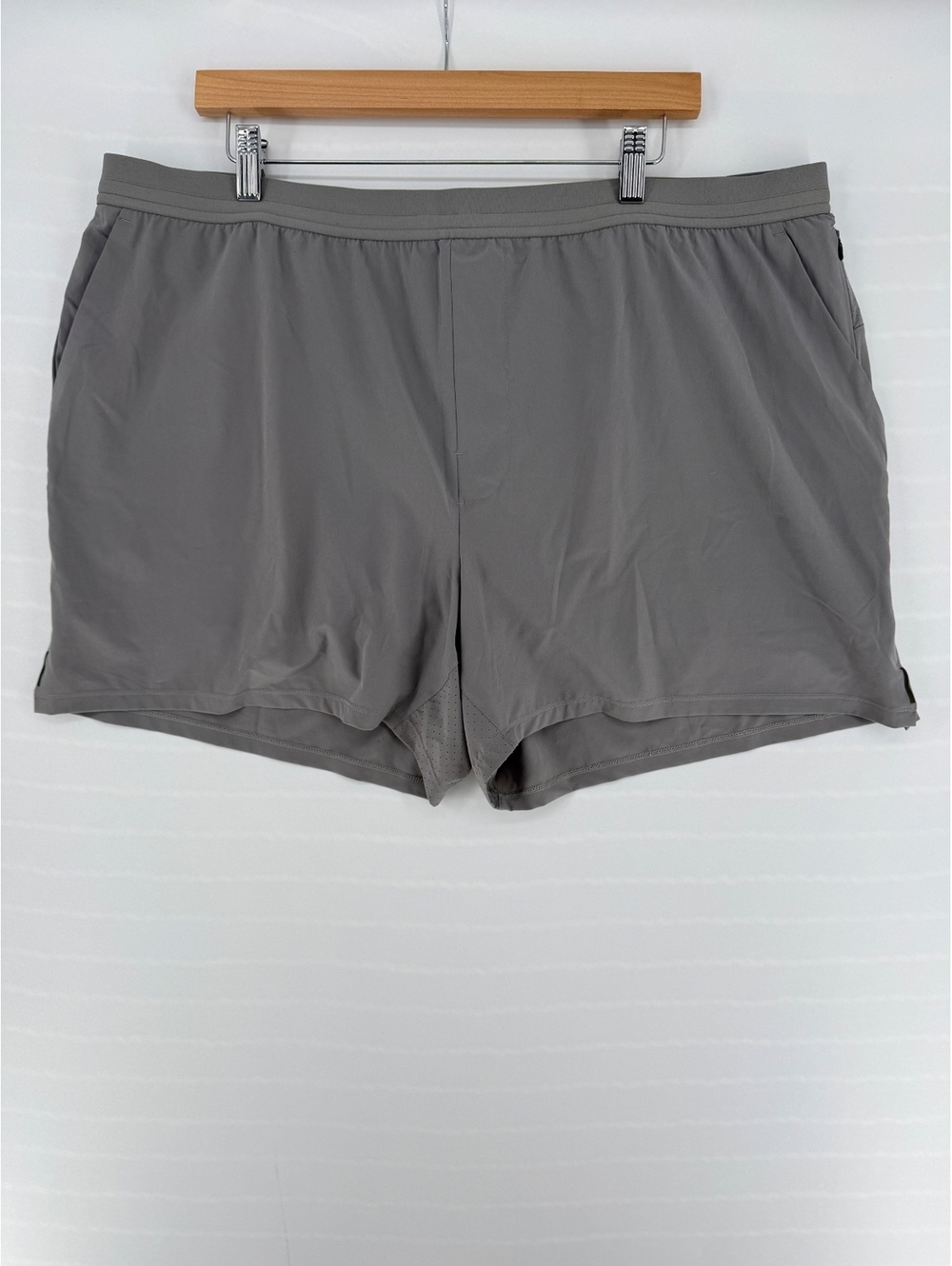 VRST Accelerate Lined Running Shorts Mens XXL 5" Silver Shadow Gray NWT